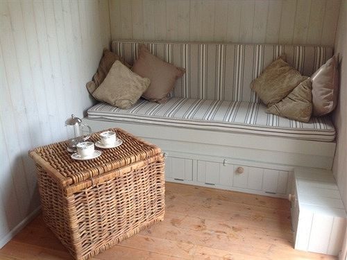 Posh Huts Farmstay Falstone Екстер'єр фото